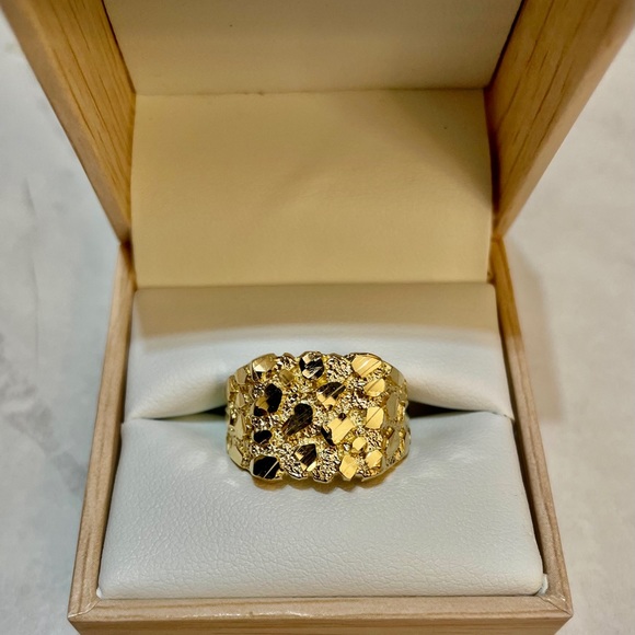 Brand New 10K Real Gold Square Nugget Ring - Picture 3 of 17